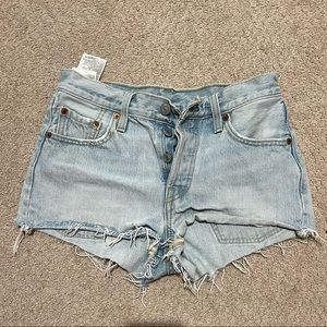 LEVI DENIM SHORTS
